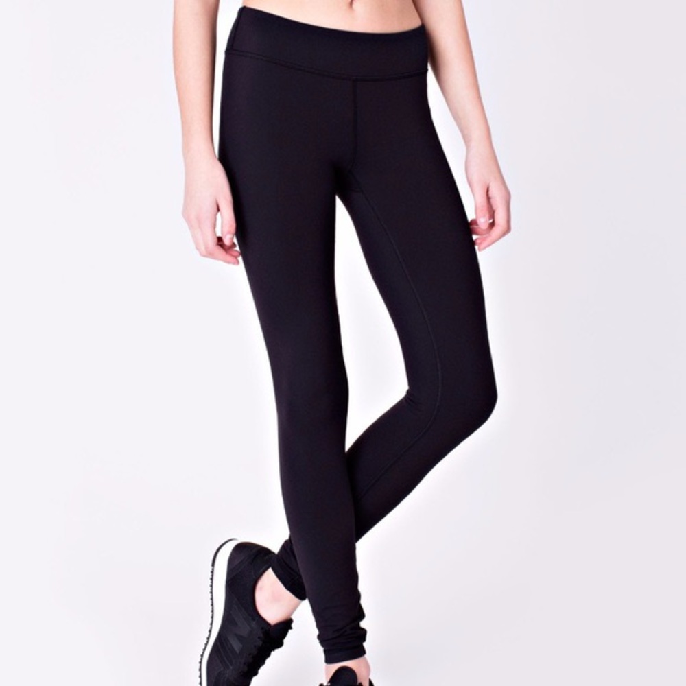 Black Ivivva Leggings